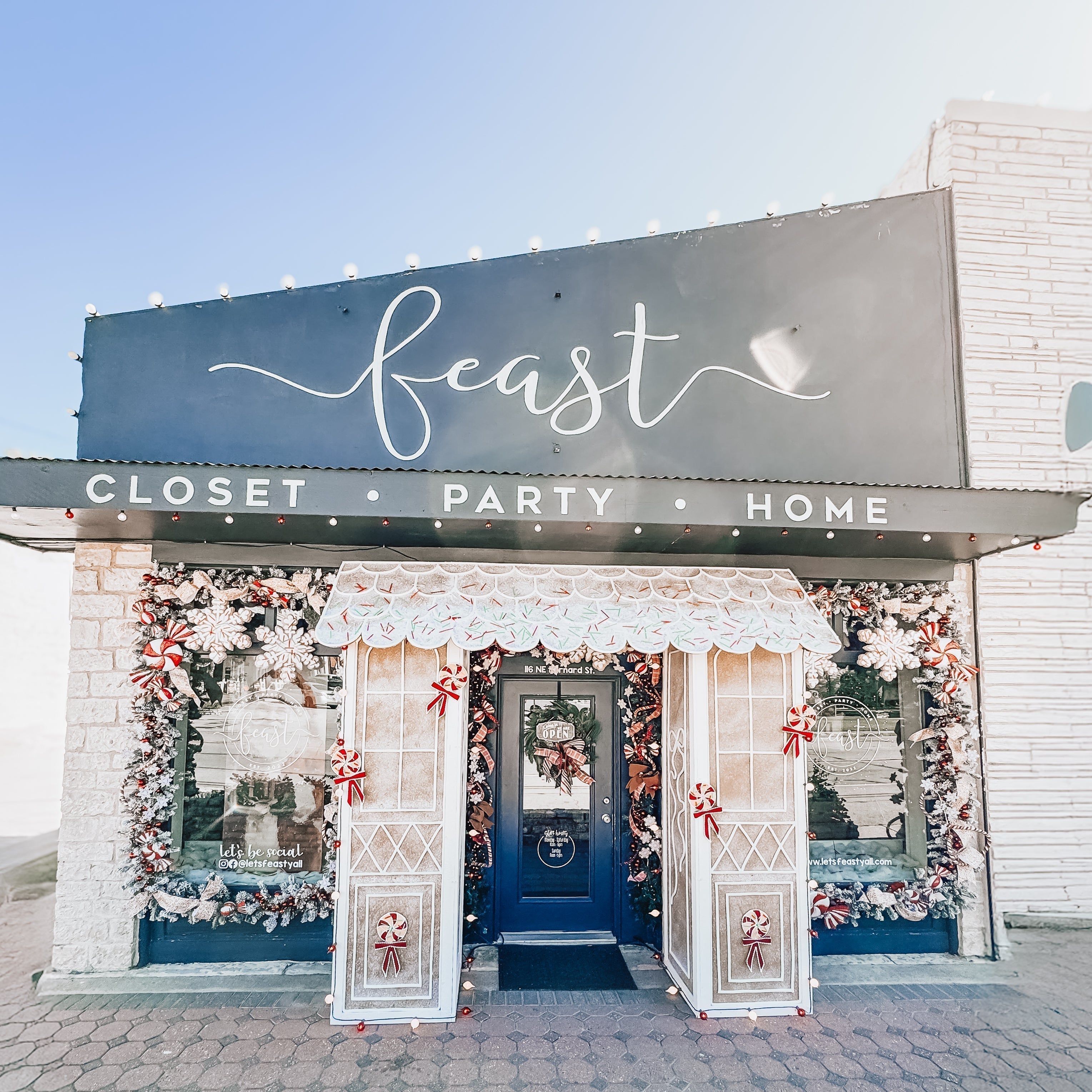 How to Build a Life-Size Gingerbread House Front Porch Display (That Actually Holds Up Outdoors)