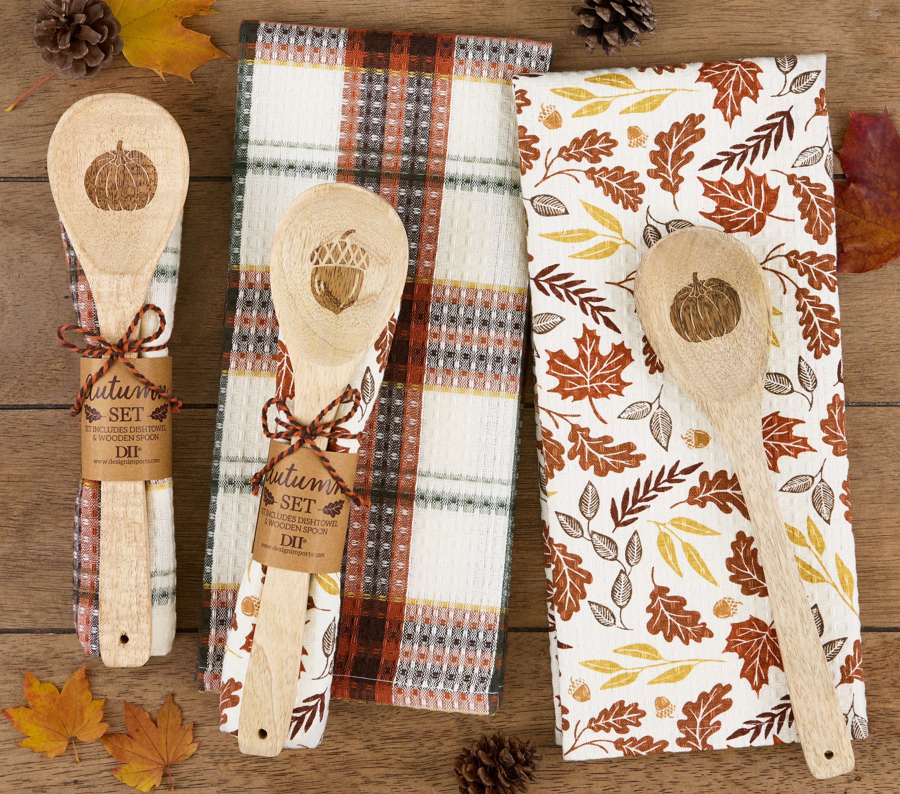 Design Imports Display suggestion: assorted autumn towel and spoon gift sets