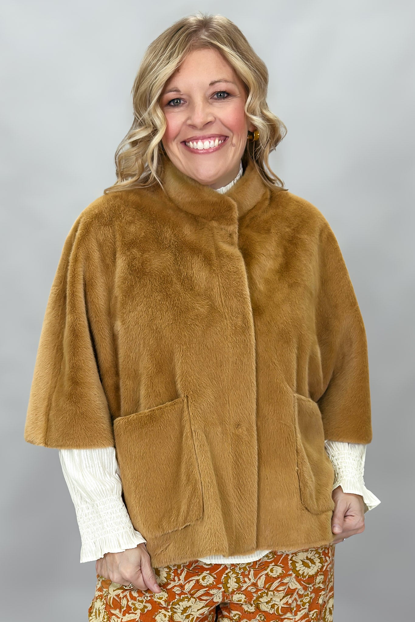 Ivy Jane Faux Fur Cape, Camel