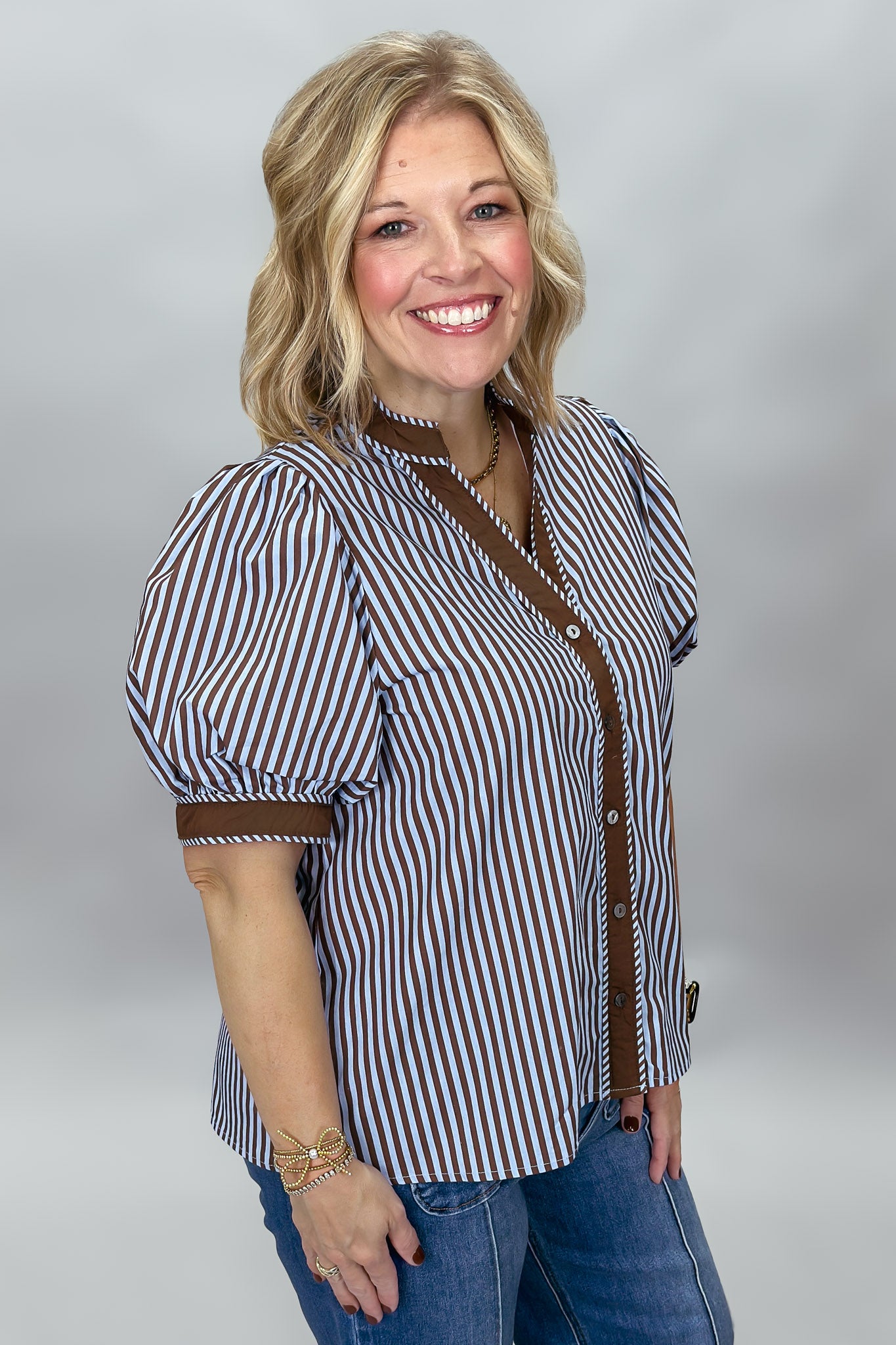 Entro Undo Me top, puff sleeve detail